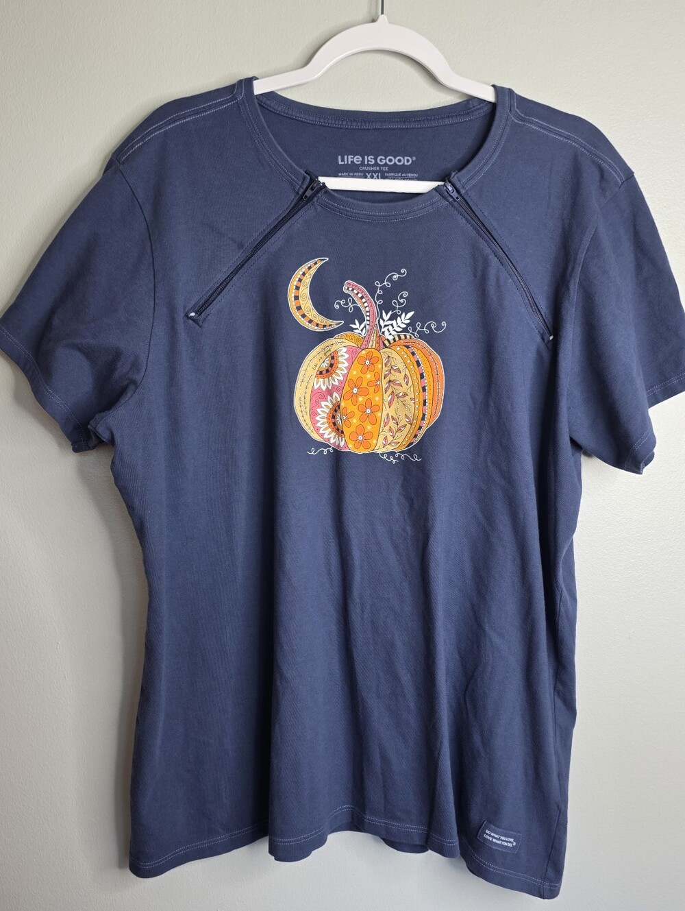 Life Is Good Navy Tee with Pumpkin Graphic Sz Xxl